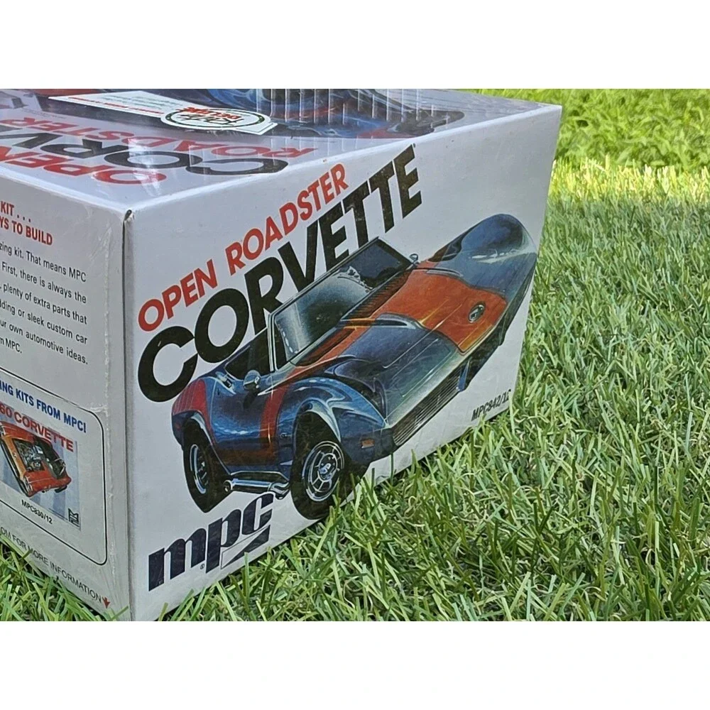 MPC Open Corvette Roadster 1/25 Scale Retro Deluxe Model Kit 3-in-1 New Sealed*